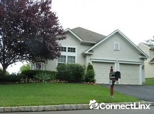 41 Bluebonnet Rd, Langhorne, PA 19047