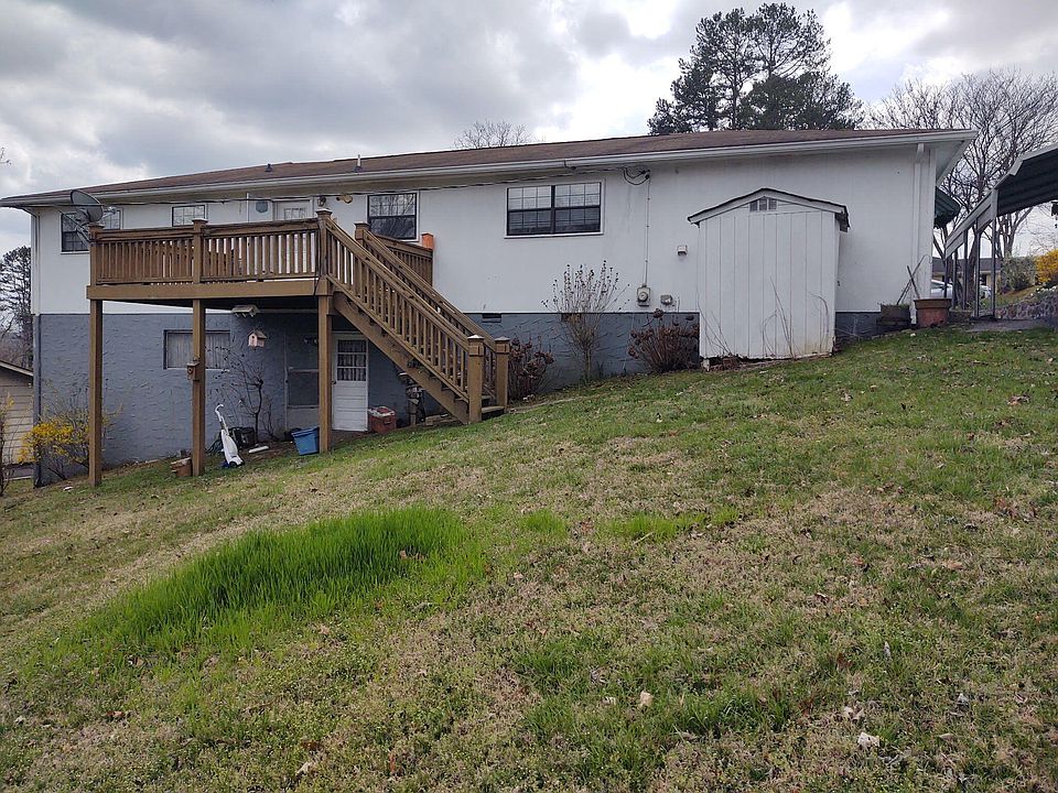2nd image of 5711 Lyle Cir