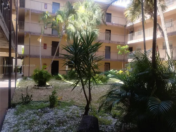 2840 Somerset Dr APT 101M, Lauderdale Lakes, FL 33311