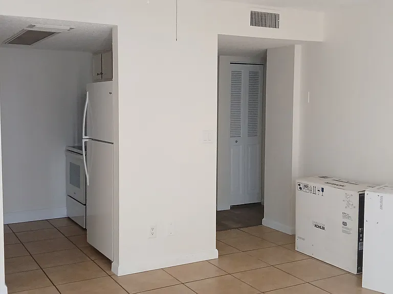 101 S Oceanshore Blvd #101 — Photo 6