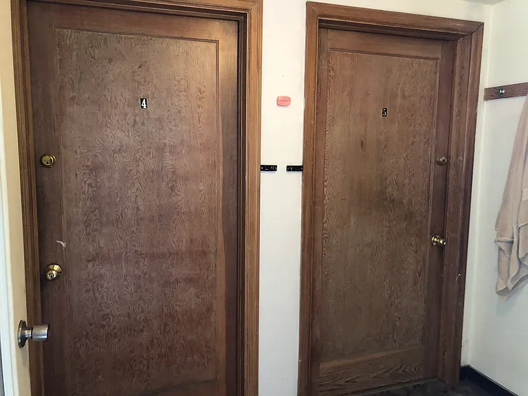 210 N Mill St #4 — Photo 2