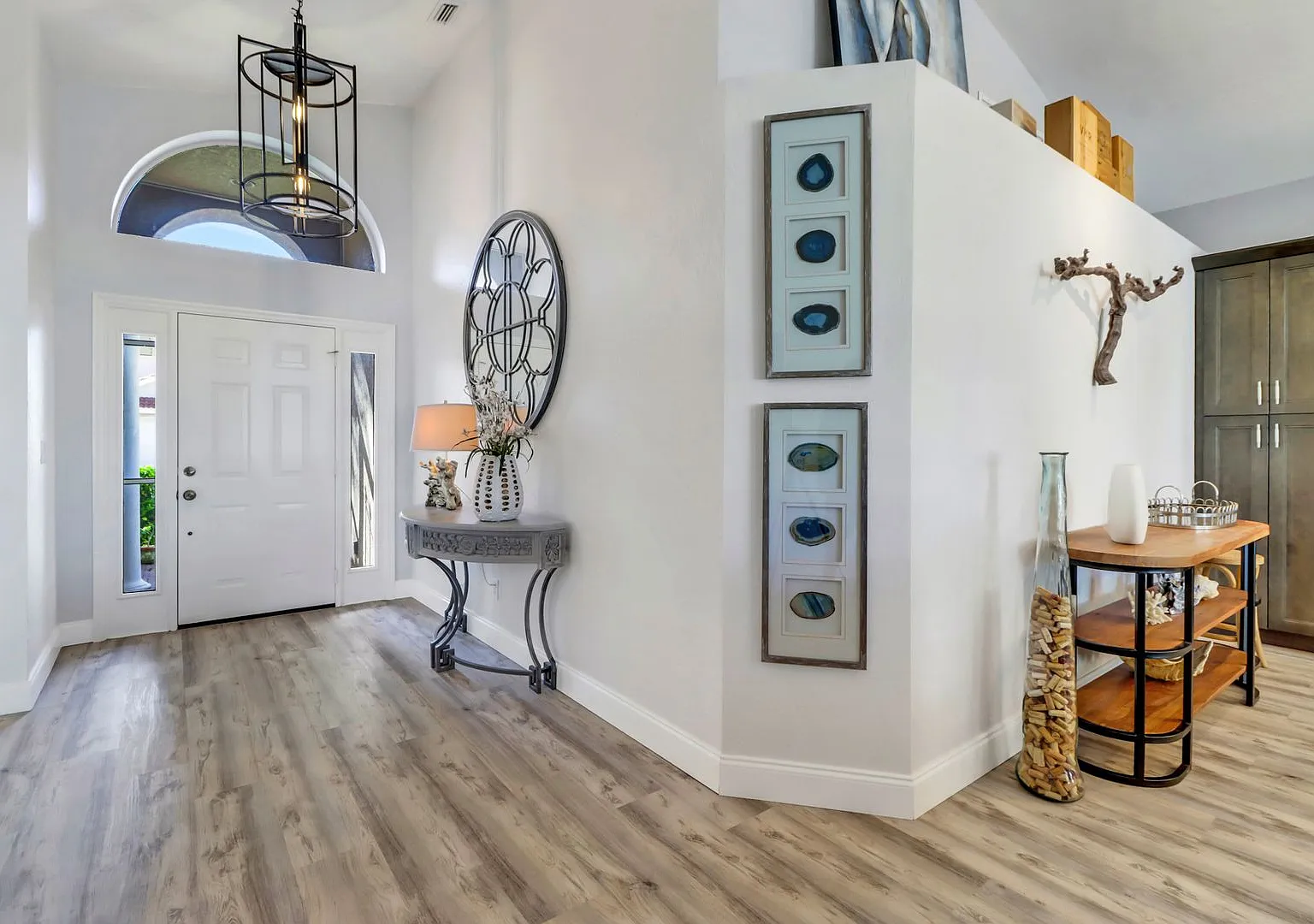 3bed/2.5bath Single Family Pool Home Moon Lake Great Location Mintues To Downtown — Photo 3