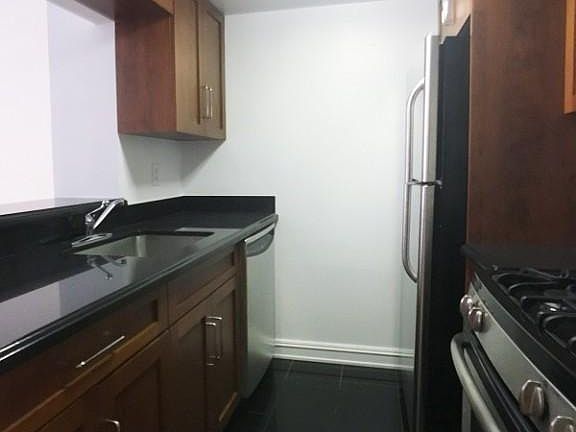 3rd image of 1 Astor Pl APT 11C