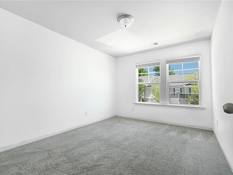 7095 Gladstone Cir — Photo 21