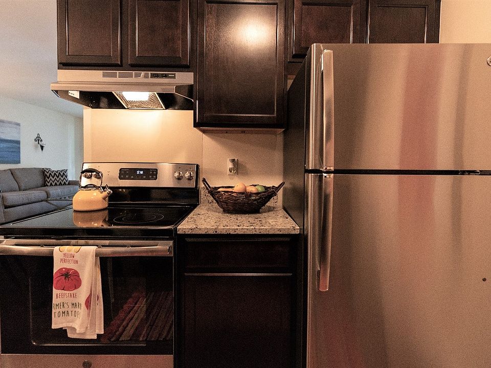 Westwood Village Apartment Rentals with Virtual tours Westland, MI
