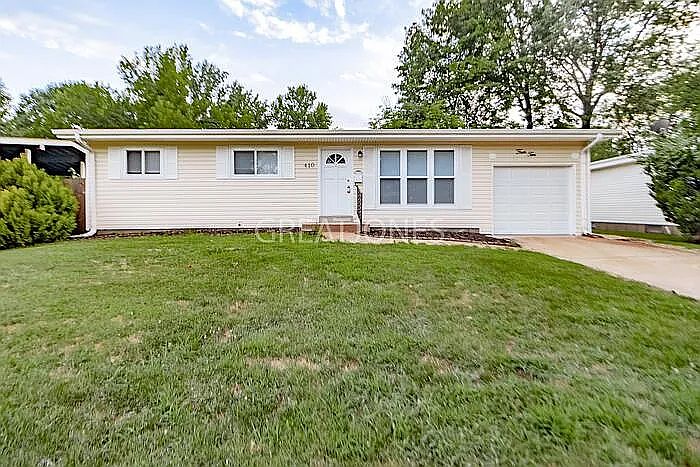 1st image of 410 Moule Dr