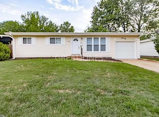 410 Moule Dr, Florissant, MO 63031
