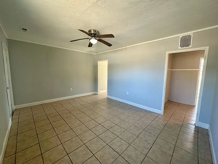 716B Miller Rd — Photo 2