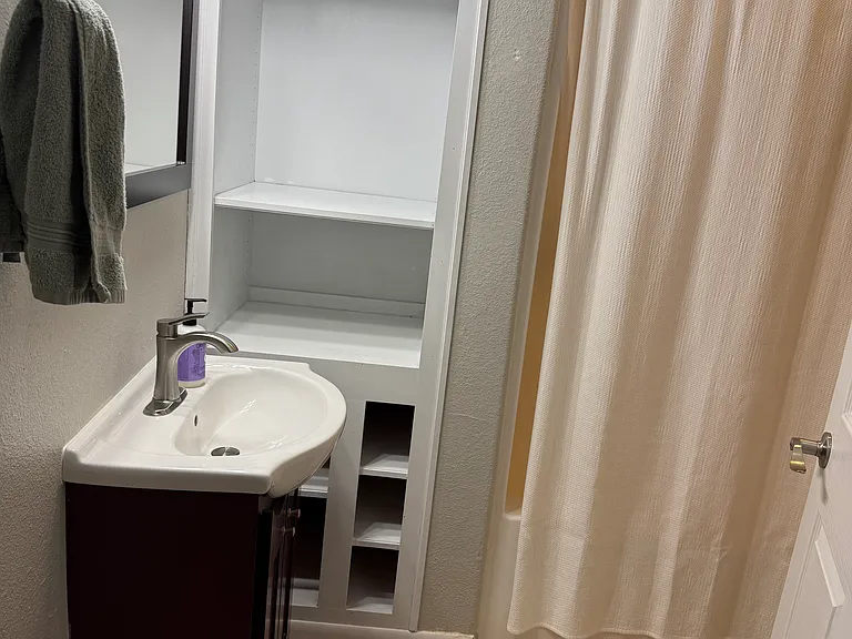 422 Avenue D — Photo 11