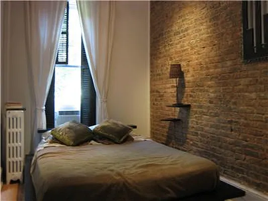 Sold by Warburg | media 5