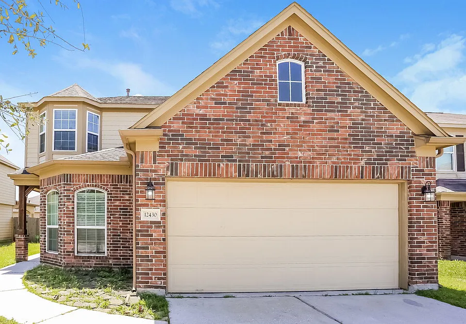 12430 Greencanyon Dr