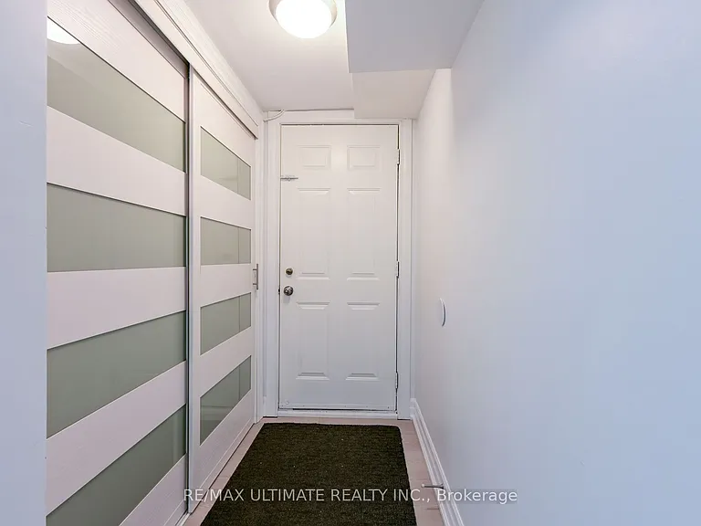 1255 Forestwood Dr — Photo 3
