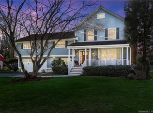 107 Autumn Ridge Rd, Fairfield, CT 06825