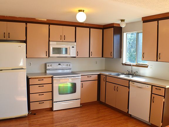 5th image of 10218 Superior St SW