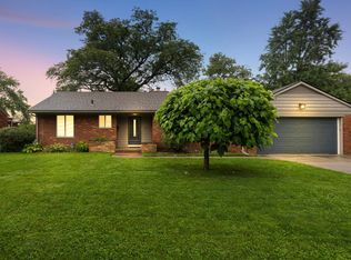 426 Barclay Rd, Grosse Pointe Farms, MI 48236