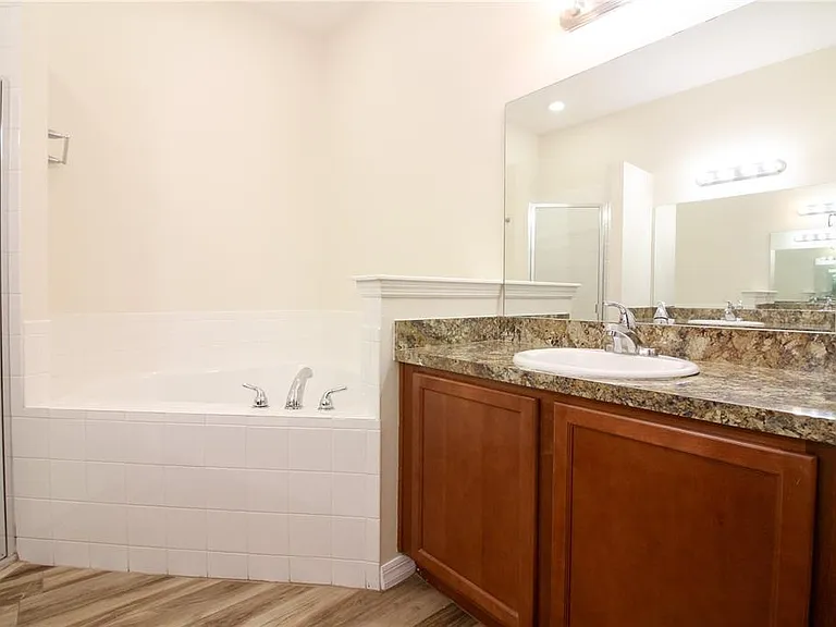 811 Krenson Woods Ln — Photo 22