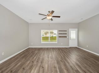 42 Eakins Ln, Martinsburg, WV 25401
