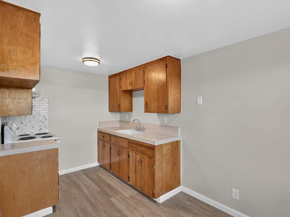 1364 N 1st St #1364, Salinas, CA 93906