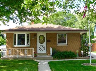 2912 E Bottsford Ave, Saint Francis, WI 53235