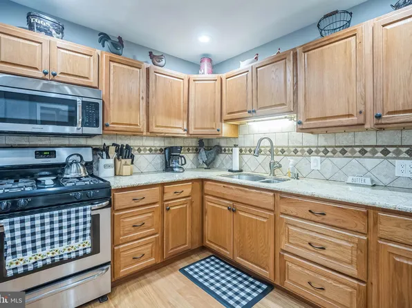 465 Martin St, Philadelphia, PA 19128