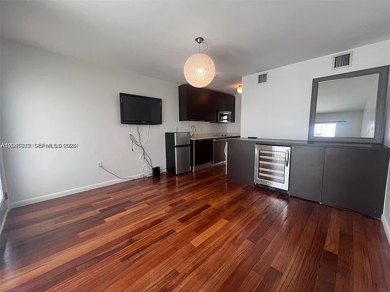 1550 Pennsylvania Ave #126 — Photo 1