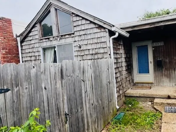 11371 Calico Dr, Kansas City, MO 64137