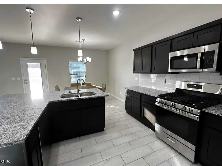 1747 Eased St — Photo 3