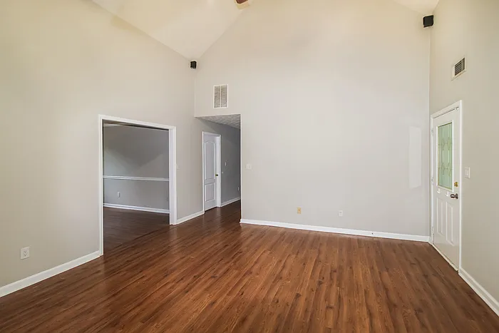 100 Rainwater Ct — Photo 3