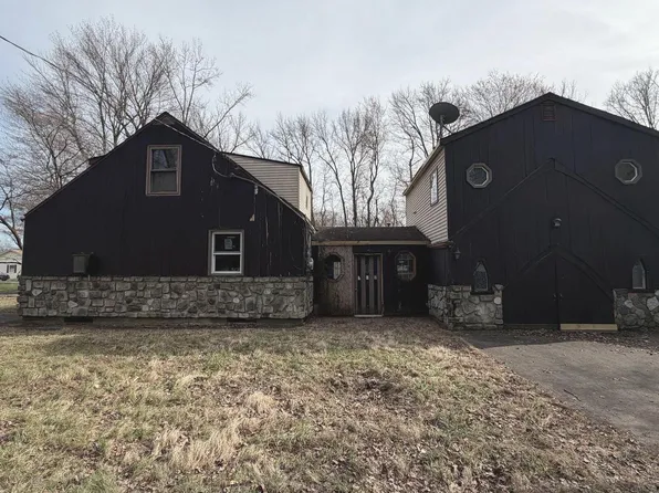 217 Apple St, Levittown, PA 19057