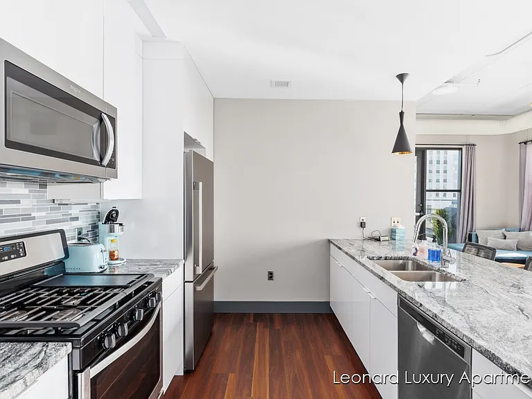 The Leonard Luxury Apartments — Photo 115