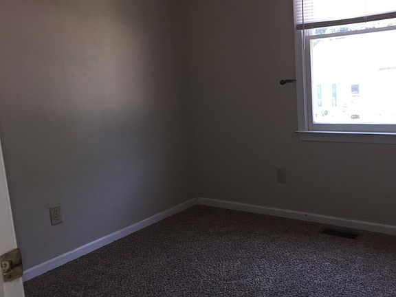 4th image of 113 S McLean Ct