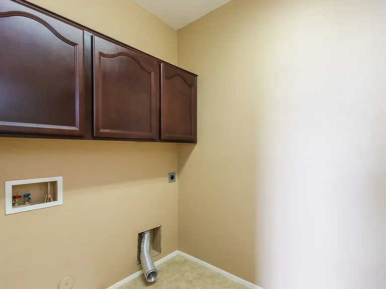 6303 S 43rd Dr — Photo 12