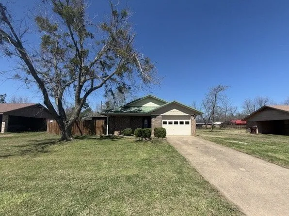 507 W 6th St, Clarksville, TX 75426