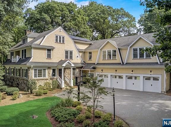 3rd image of 23 Olney Rd