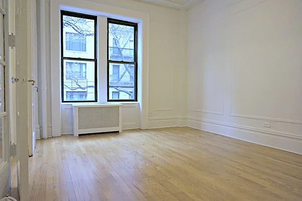 Rented by Metropolitan Equities | media 12