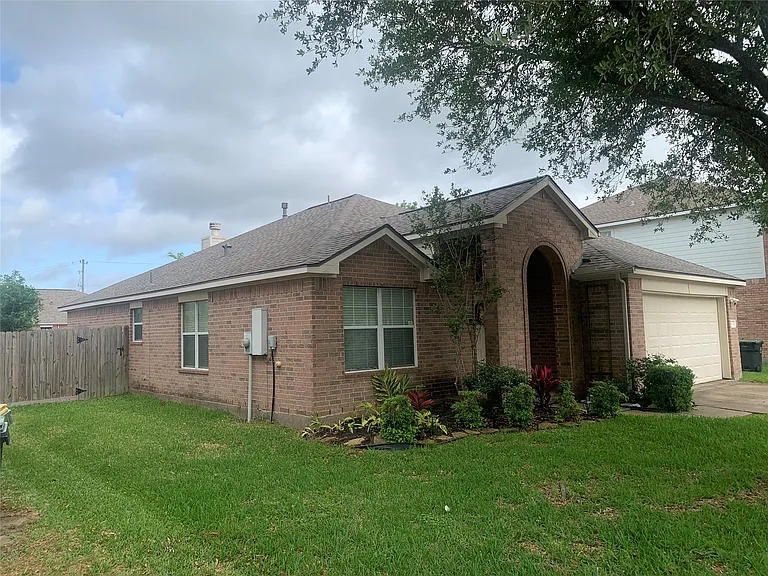 3418 Dorsey Ln — Photo 2