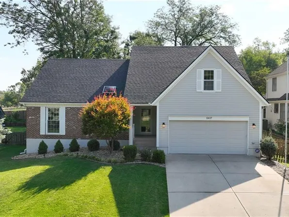 11437 Marty St, Overland Park, KS 66210