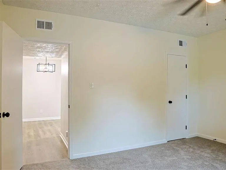 4411 Flakes Mill Rd — Photo 11