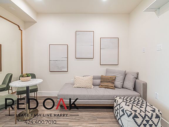 5th image of 1037 Dewey Ave #202