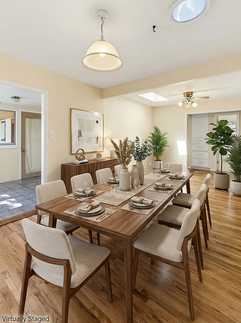 Three bedroom house with large gardens & living space | Available Now — Photo 3