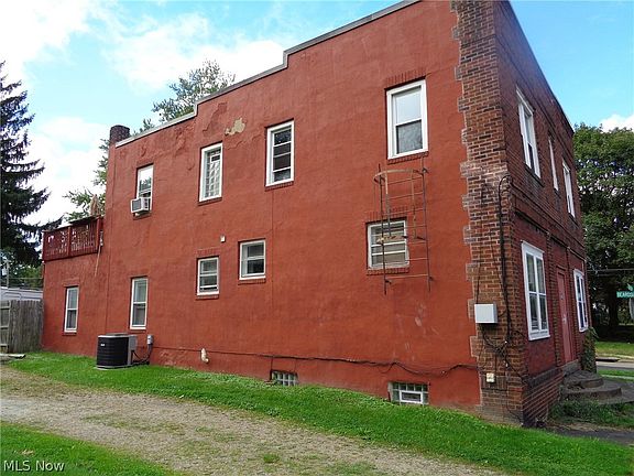 4th image of 440 Stanton Ave