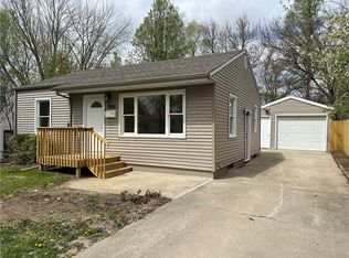 5905 Clark St, Des Moines, IA 50311