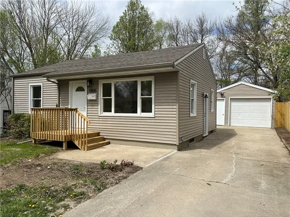 5905 Clark St, Des Moines, IA 50311