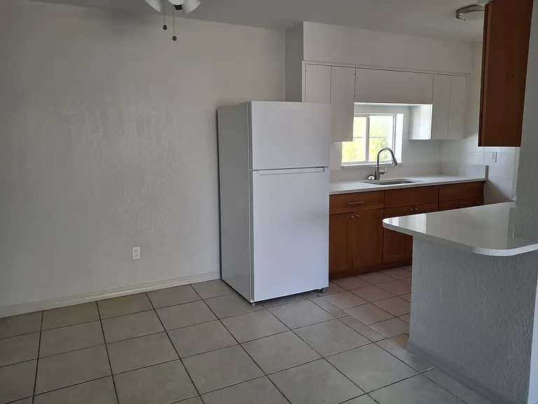 1460 E Bay Dr #7 — Photo 8