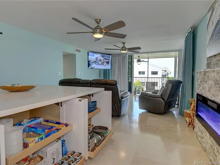 8302 Marina Villas Dr #8302 — Photo 21