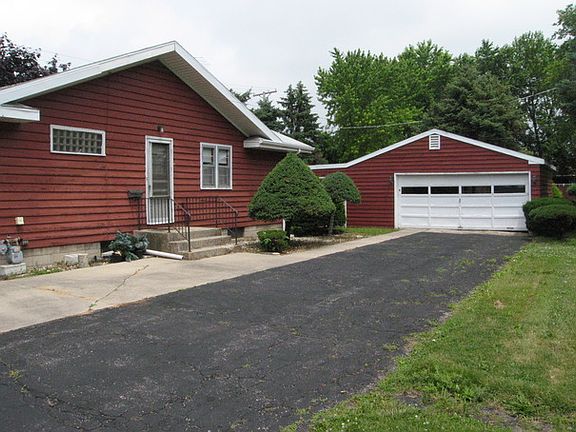 3rd image of 1526 N Waverly Pl