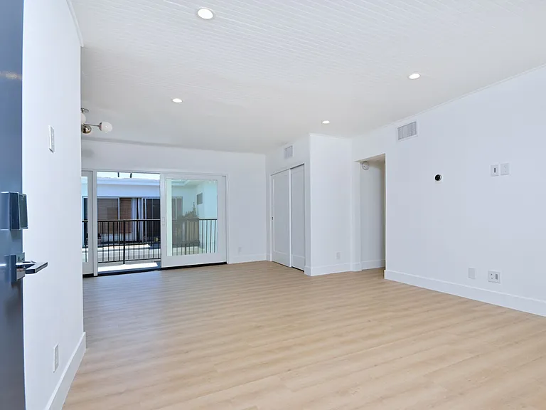 A Santa Monica Sanctuary: 834 Fourth Street — Photo 27