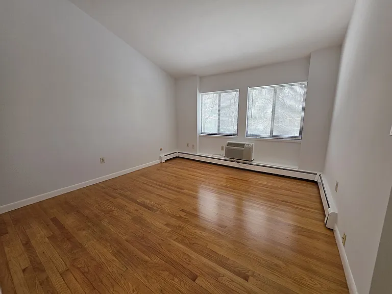 65 Miller St #B11 — Photo 8