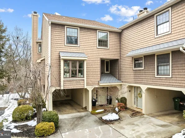 318 Kings Croft, Cherry Hill, NJ 08034