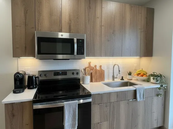 294 Broadway image 1 of 11